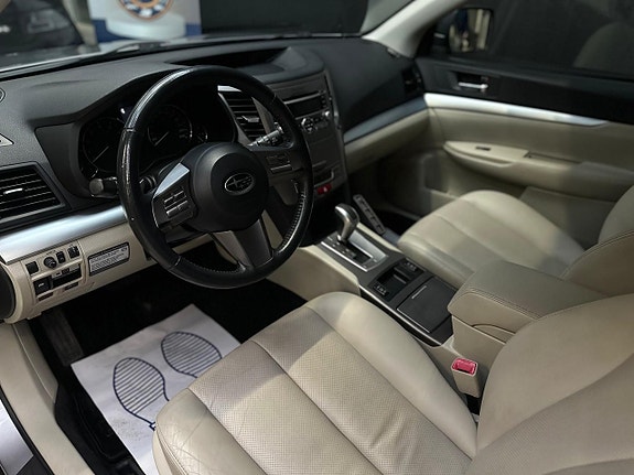 Subaru Outback 7 of 30