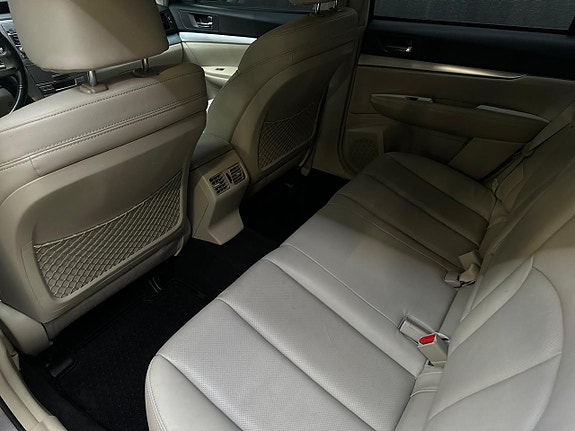 Subaru Outback 21 of 30