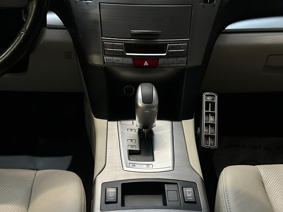 Subaru Outback 12 of 30