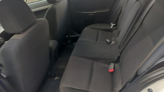 Mitsubishi Lancer 11 of 12