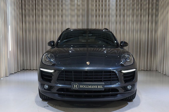 Porsche Macan 4 of 5