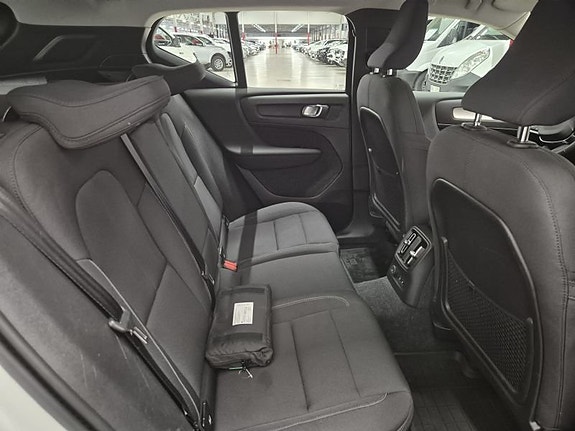 Volvo XC40 5 of 5