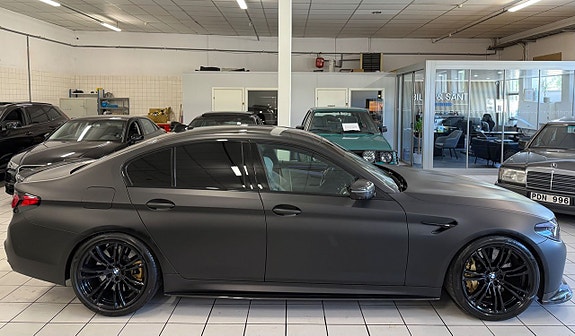 BMW M5 2 of 27
