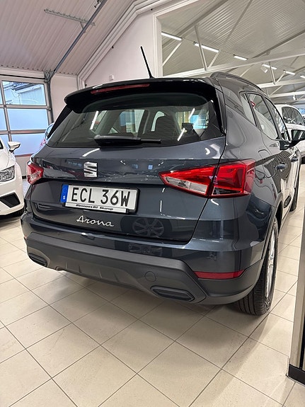 Seat Arona 3 of 5