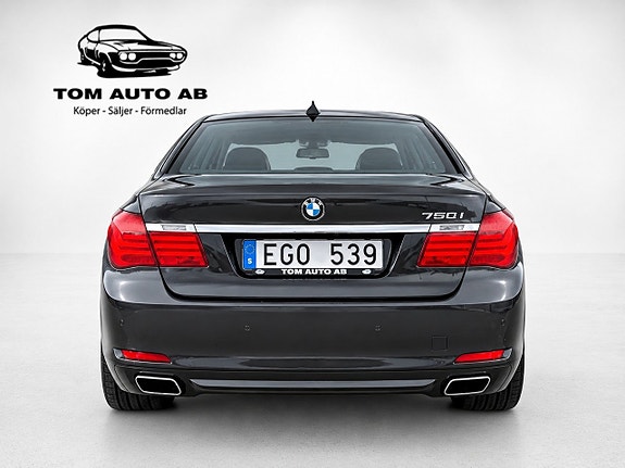 BMW 750i 5 of 23