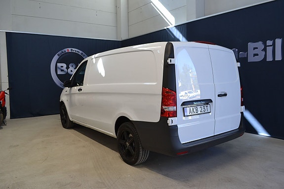 Mercedes-Benz eVito Tourer 5 of 5