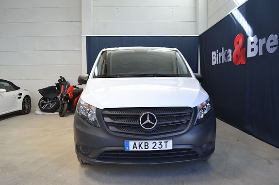 Mercedes-Benz eVito Tourer 4 of 5