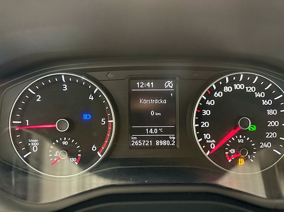 Volkswagen Amarok 10 of 12