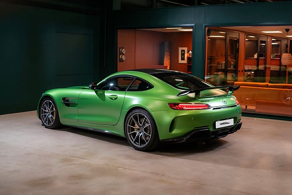 Mercedes-Benz AMG GT R 3 of 5
