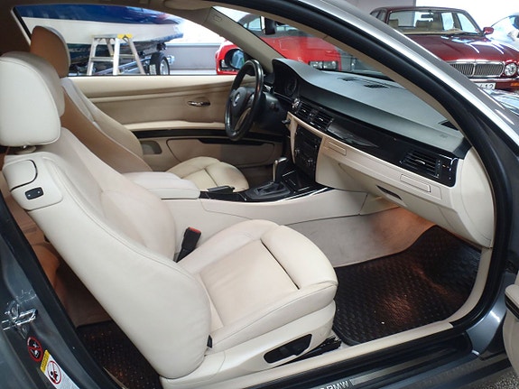 BMW 335i 5 of 15