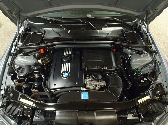 BMW 335i 12 of 15