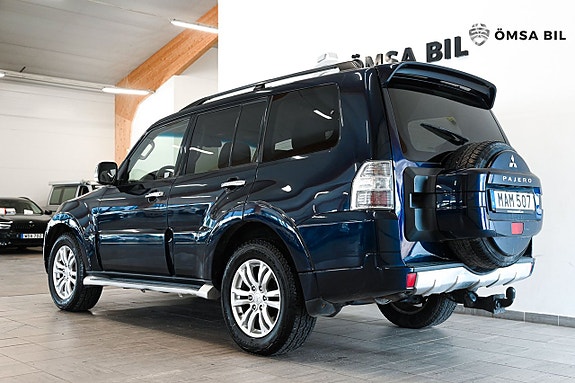 Mitsubishi Pajero 4 of 5
