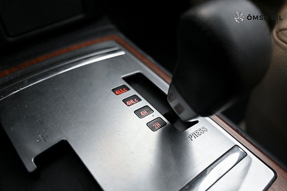 Mitsubishi Pajero 16 of 18