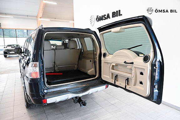 Mitsubishi Pajero 7 of 18