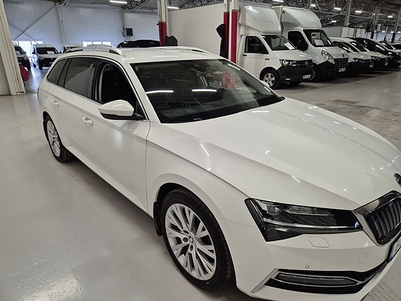 Skoda Superb 3 of 5