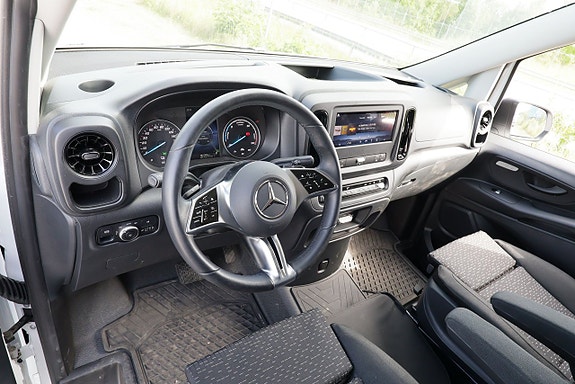 Mercedes-Benz eVito 112 7 of 19