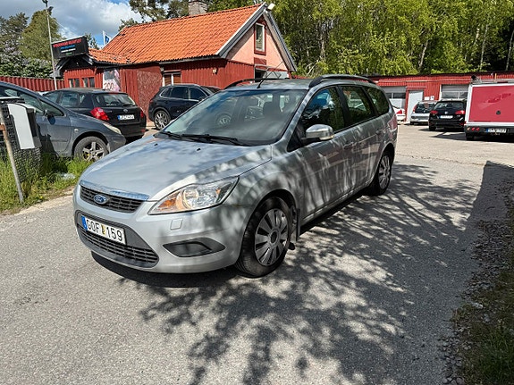 Ford Focus 2 of 5