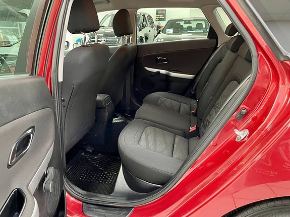 Kia Ceed 13 of 19