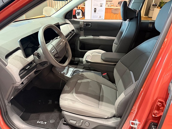 Kia EV3 7 of 11