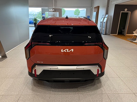Kia EV3 3 of 11