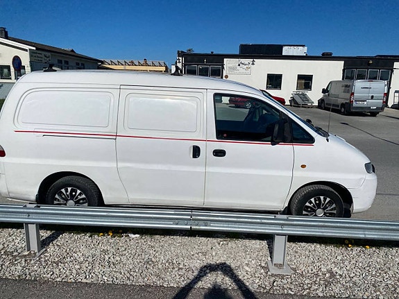 Hyundai H-1 6 of 12