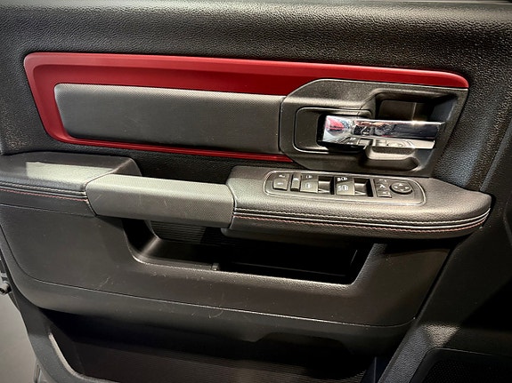 Dodge RAM 1500 30 of 30