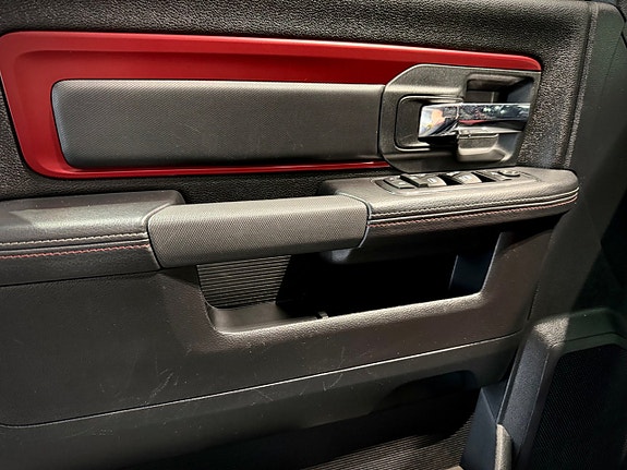Dodge RAM 1500 24 of 30
