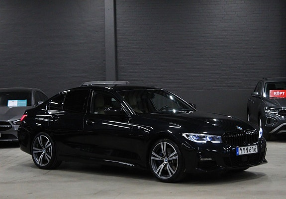 BMW 330i