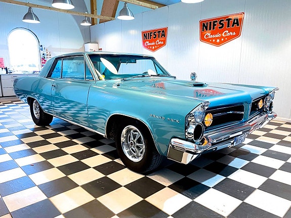 Pontiac Grand Prix 4 of 5
