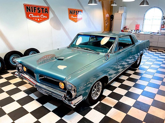 Pontiac Grand Prix 2 of 5