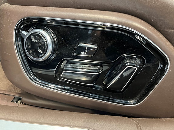 Audi A8 10 of 27