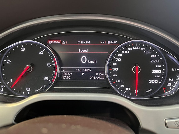 Audi A8 19 of 27