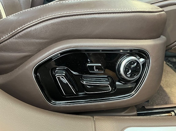 Audi A8 15 of 27