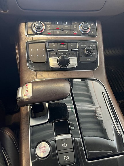 Audi A8 20 of 27