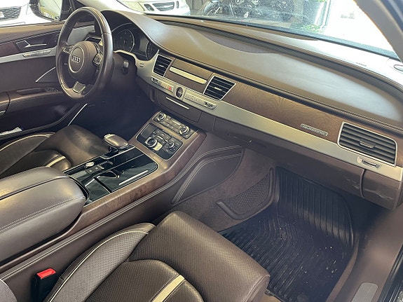 Audi A8 12 of 27