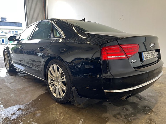 Audi A8 7 of 27