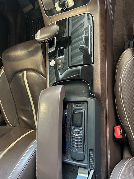 Audi A8 25 of 27