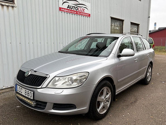 Skoda Octavia 2 of 5