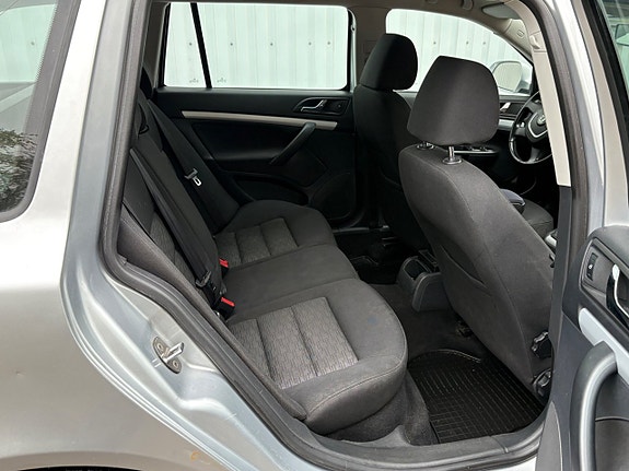 Skoda Octavia 11 of 15
