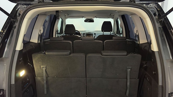 Ford Galaxy 9 of 18