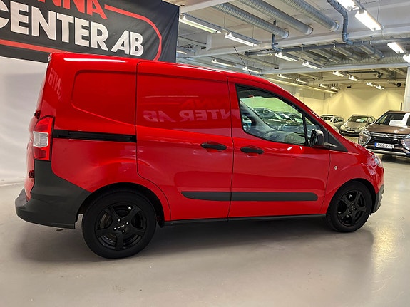 Ford Transit Courier 7 of 18