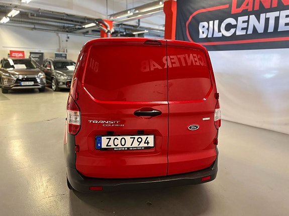 Ford Transit Courier 8 of 18
