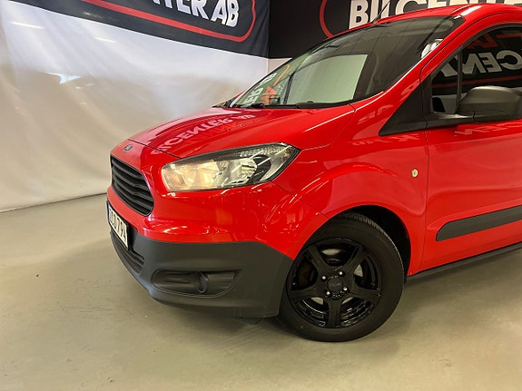 Ford Transit Courier 2 of 18