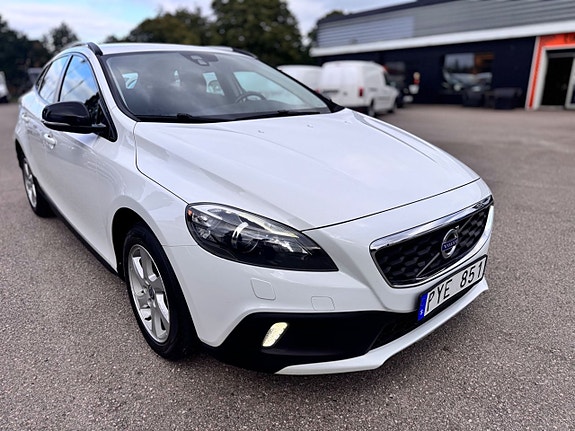 Volvo V40 Cross Country 7 of 14