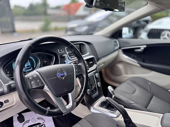 Volvo V40 Cross Country 9 of 14