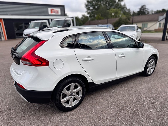 Volvo V40 Cross Country 6 of 14