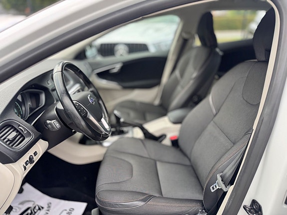 Volvo V40 Cross Country 10 of 14