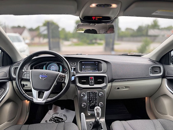 Volvo V40 Cross Country 12 of 14