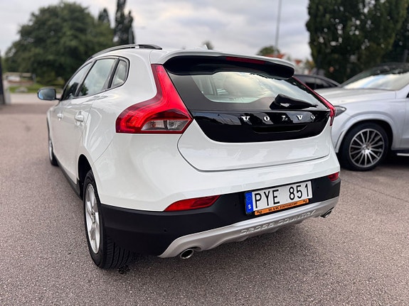 Volvo V40 Cross Country 4 of 14