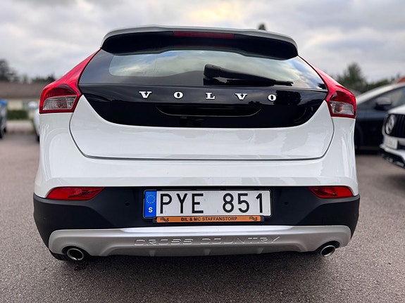 Volvo V40 Cross Country 5 of 14